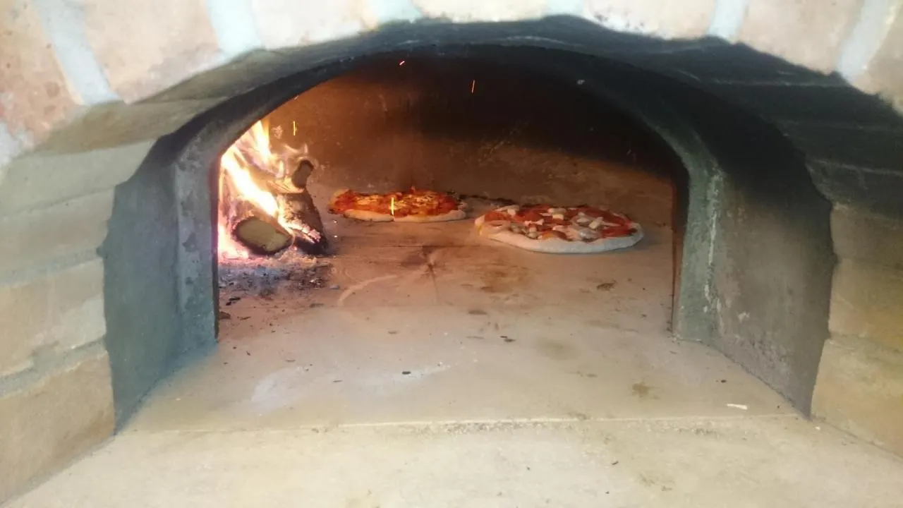 B&B Happy Guest Caprino Veronese 3*,
